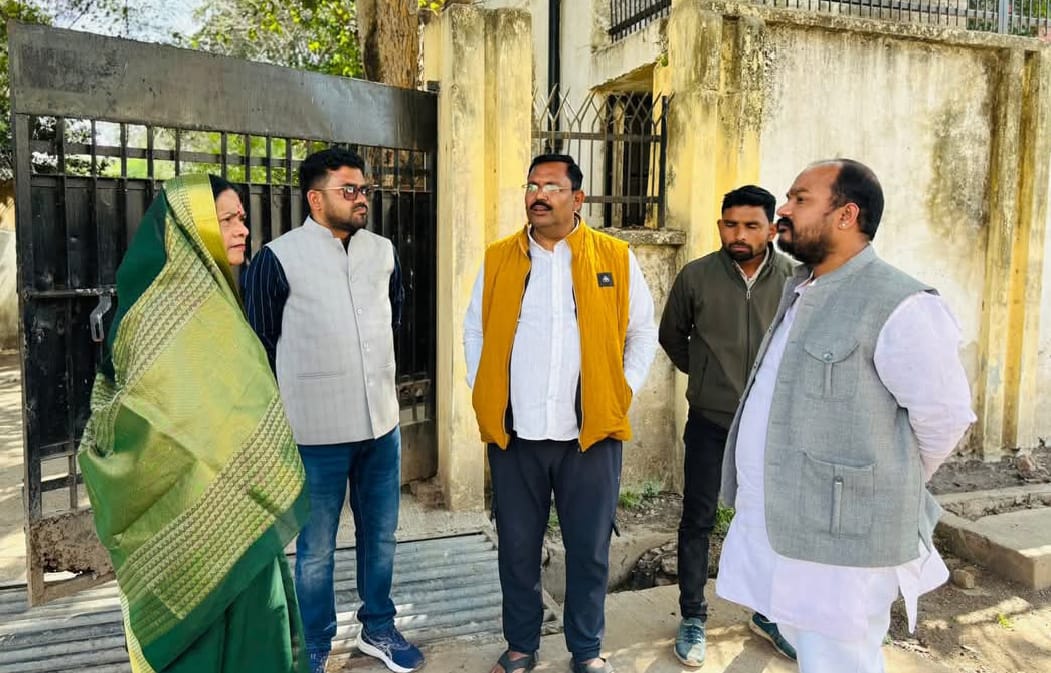 पालिकाध्यक्ष मालती ने किया निर्माण कार्यों का औचक निरीक्षण,लापरवाही नहीं बर्दाश्त