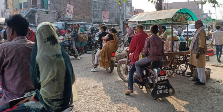 बांदा में ट्रैफिक व्यवस्था की बदहाली, 23 साल बाद भी नहीं सुधरी स्थिति