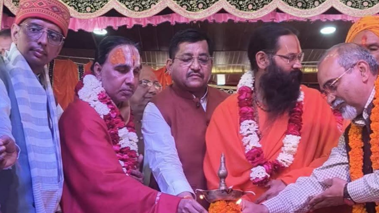 53वें रामायण मेले का दिव्य आगाज़:संतों की वाणी और संस्कृति की चमक से जगमगाया चित्रकूट