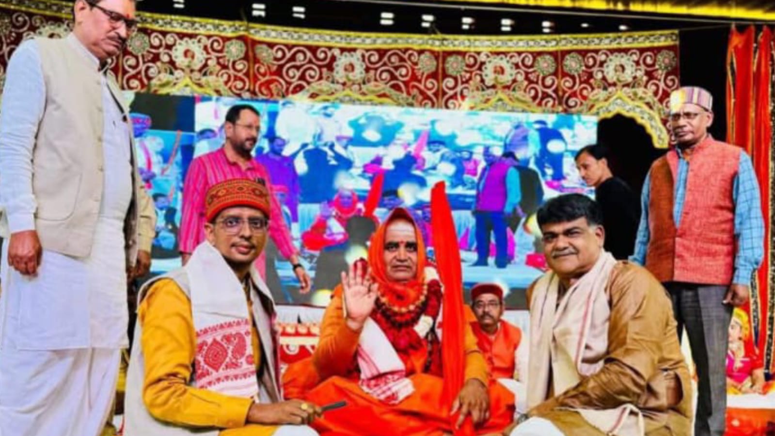 चित्रकूट में राष्ट्रीय रामायण मेले का तृतीय दिवस: संतों के प्रवचनों और सांस्कृतिक प्रस्तुतियों ने मोहा मन